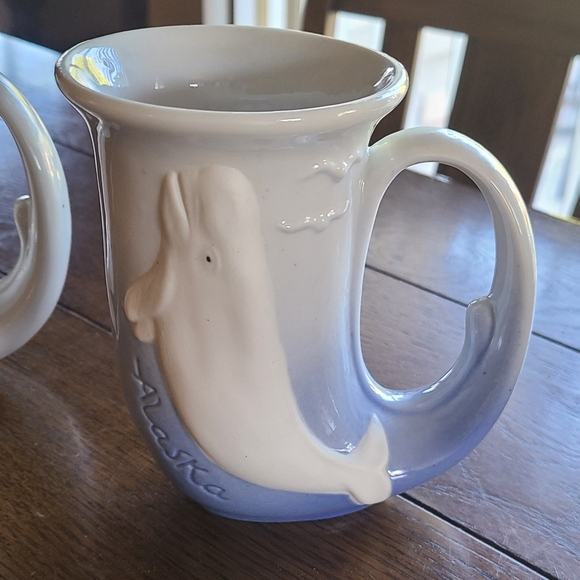 Set of horn shaped mugs Ocra whale and Beluga whale with seagulls Alaska - Picture 8 of 13